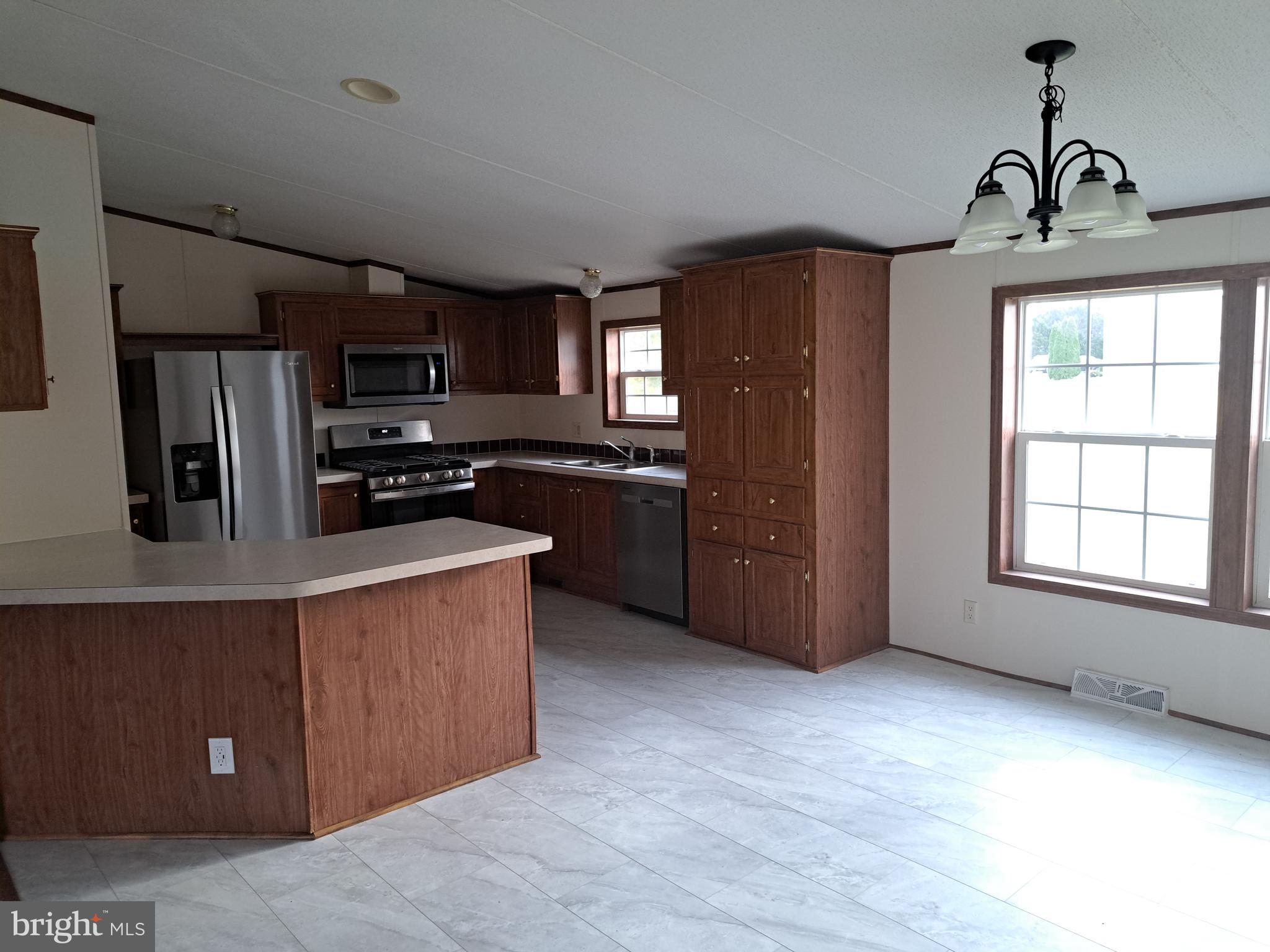6607 Briarpatch Road Hurlock, MD 21643 - Photo 2 of 17 Kitchen/Dining