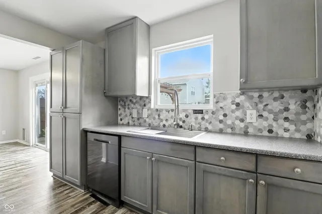 $279,900 | 1236 North Aberdeen Drive, Franklin, IN 46131