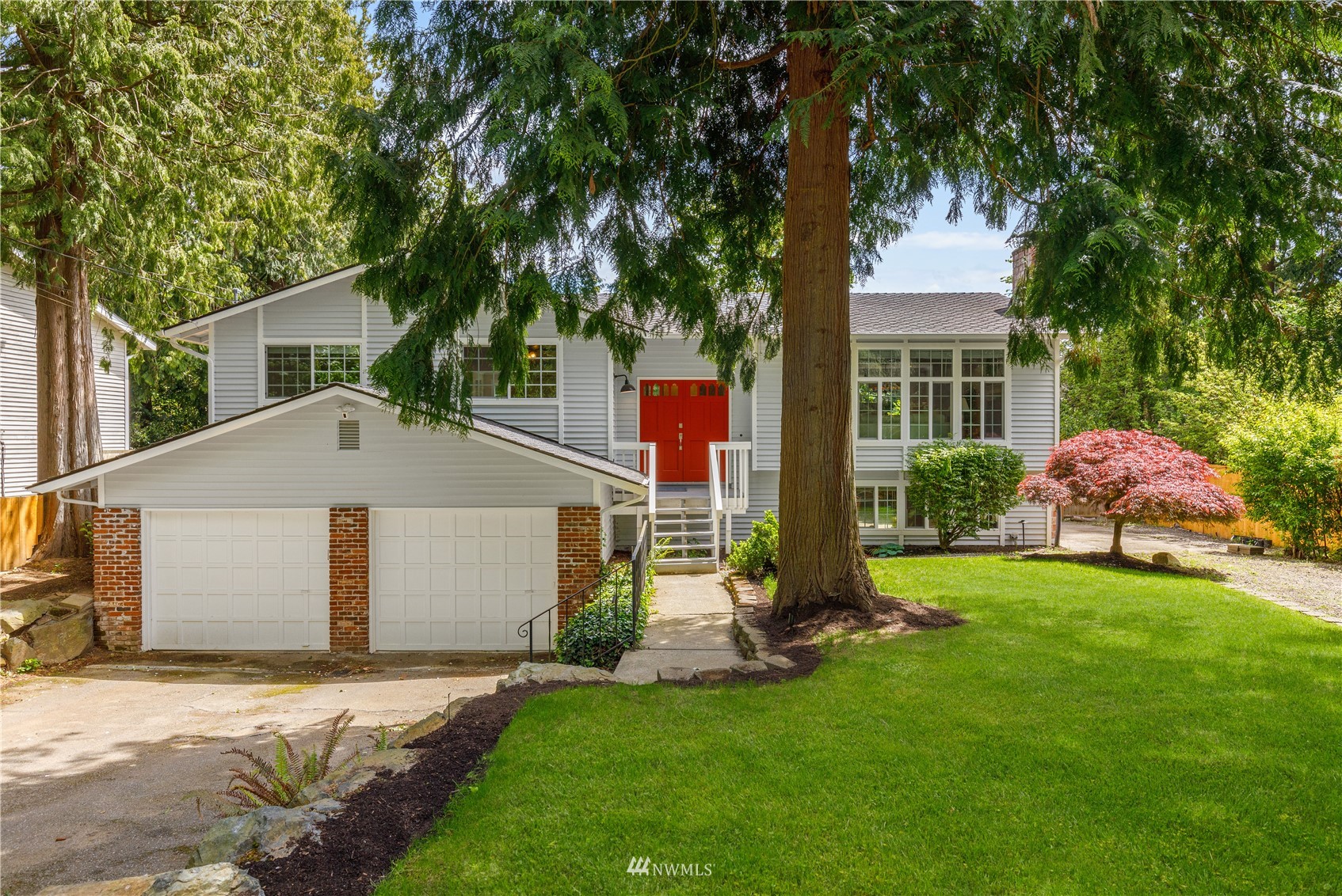 4710 Picnic Point Road Edmonds, WA 98026 - Photo 1 of 27 Gallery Image 1