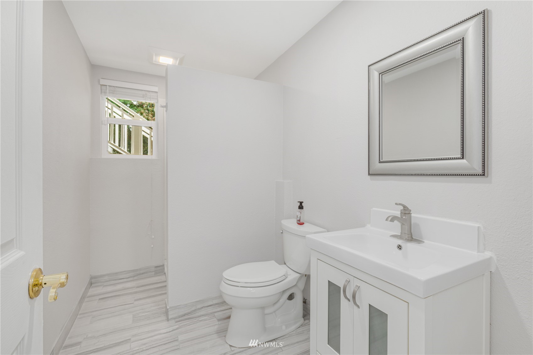 4710 Picnic Point Road Edmonds, WA 98026 - Photo 18 of 27 Gallery Image 18