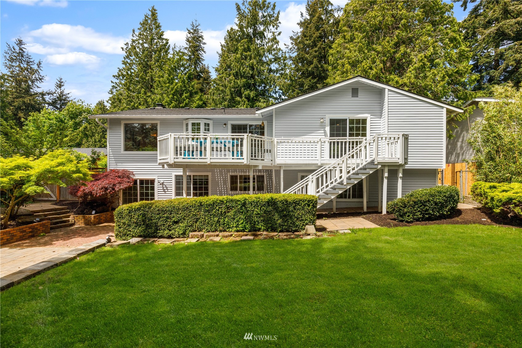 4710 Picnic Point Road Edmonds, WA 98026 - Photo 3 of 27 Gallery Image 3