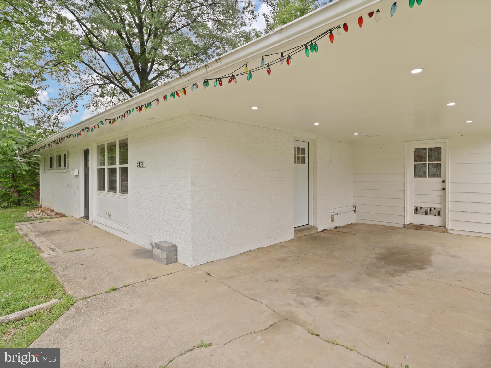 7435 Bath Street Springfield, VA 22150 - Photo 6 of 28 a view of a building