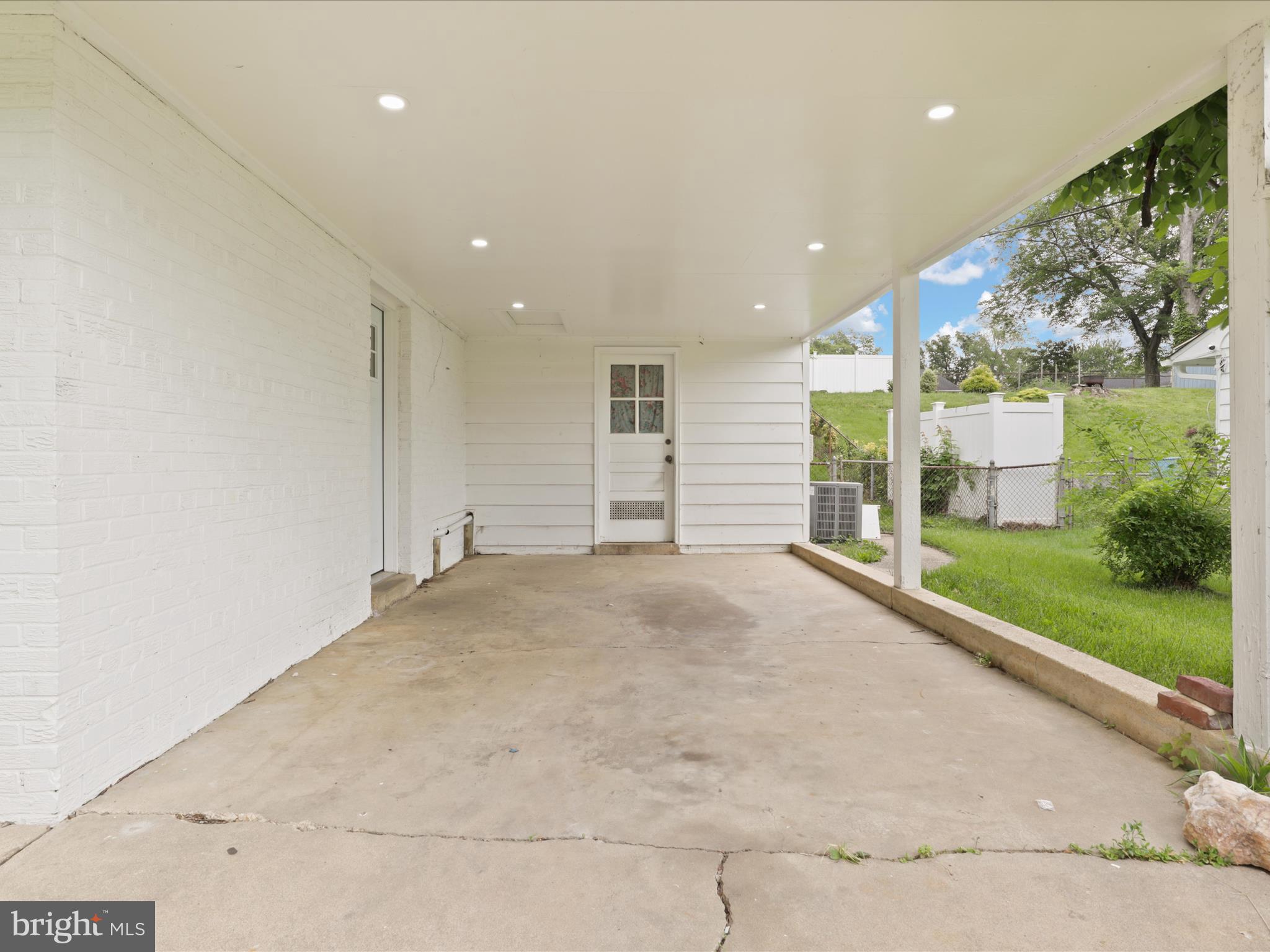 7435 Bath Street Springfield, VA 22150 - Photo 7 of 28 a view of an empty room