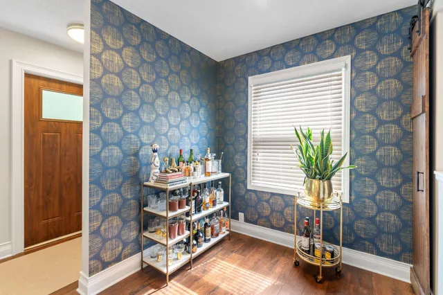 $3,995 | 263 Lexington Parkway South, St. Paul, MN 55105