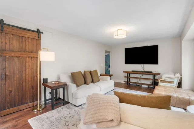 $3,995 | 263 Lexington Parkway South, St. Paul, MN 55105