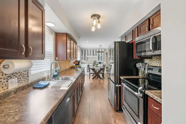 $3,995 | 263 Lexington Parkway South, St. Paul, MN 55105