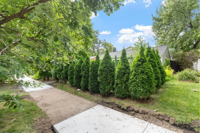 $3,995 | 263 Lexington Parkway South, St. Paul, MN 55105