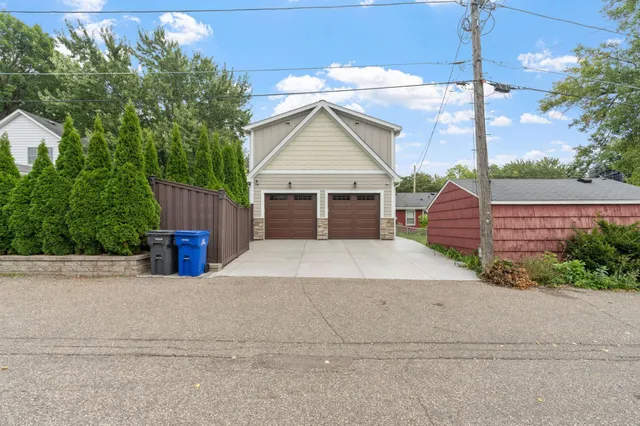 $3,995 | 263 Lexington Parkway South, St. Paul, MN 55105