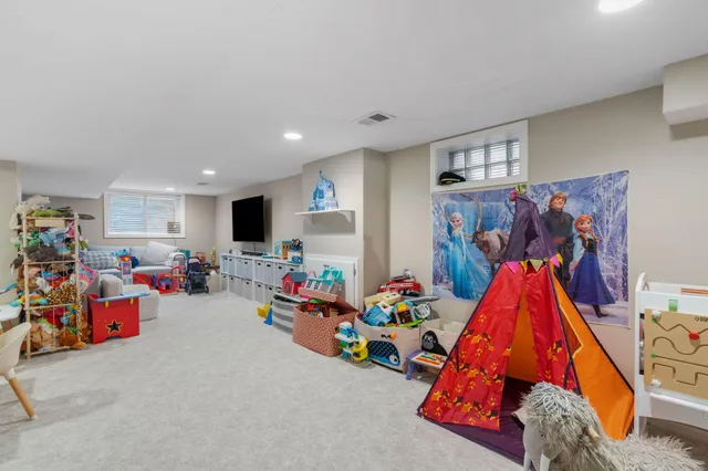 $3,995 | 263 Lexington Parkway South, St. Paul, MN 55105