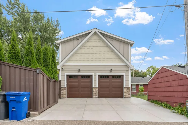 $3,995 | 263 Lexington Parkway South, St. Paul, MN 55105