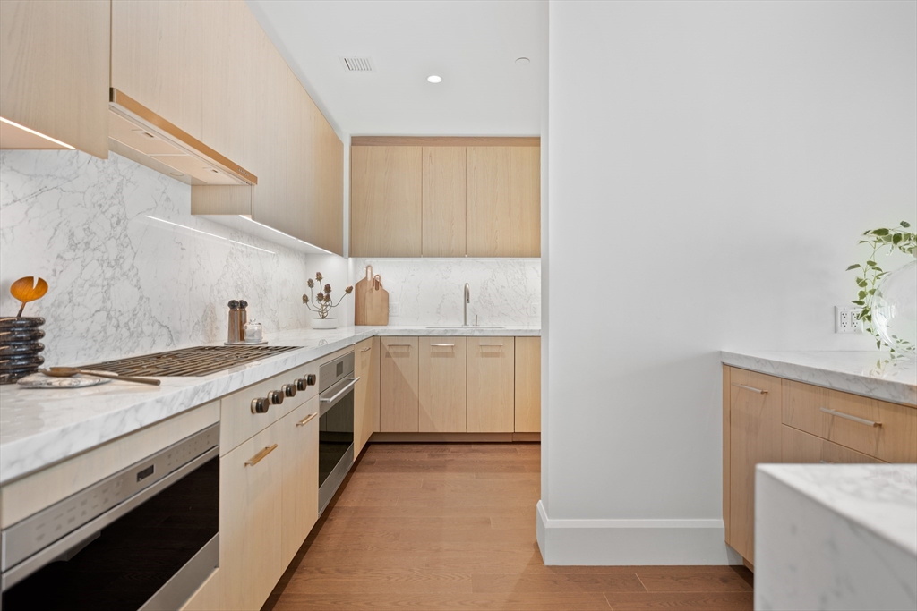 40 Trinity Place, Unit 27DE Boston, MA 02116 - Photo 6 of 22