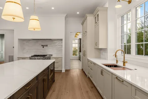 $2,400,000 | 4224 B Granny White Pike, Nashville, TN 37204