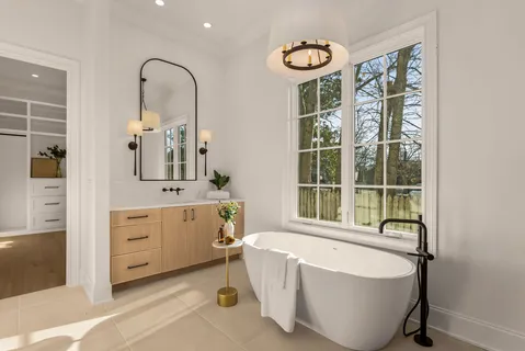 a view of a back yard of the building