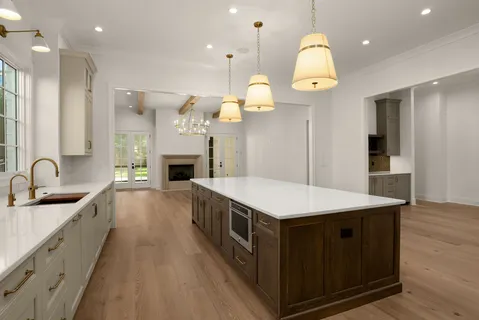 $2,400,000 | 4224 B Granny White Pike, Nashville, TN 37204