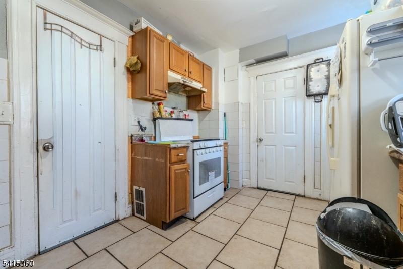 1204 West 3rd Street Plainfield, NJ 07063 - Photo 7 of 15