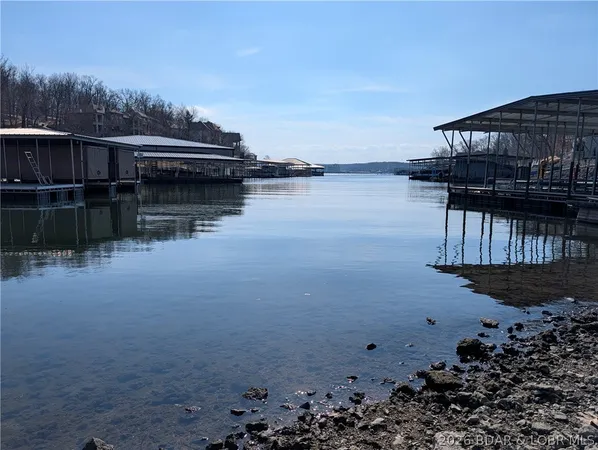 $600,000 | 137 Cliffstone Lane, Sunrise Beach, MO 65079