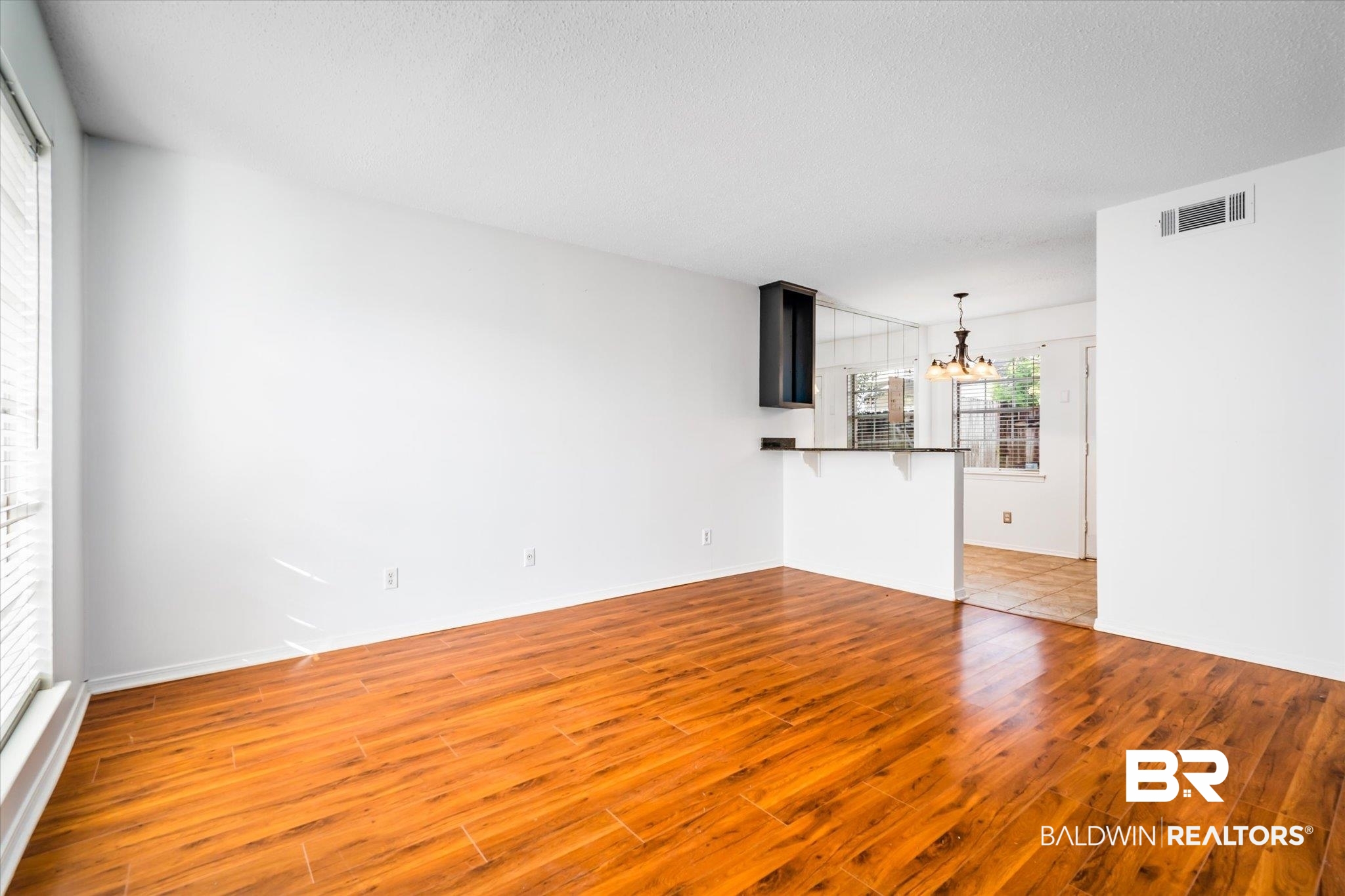 124 Du Rhu Drive, Unit B Mobile, AL 36608 - Photo 3 of 21