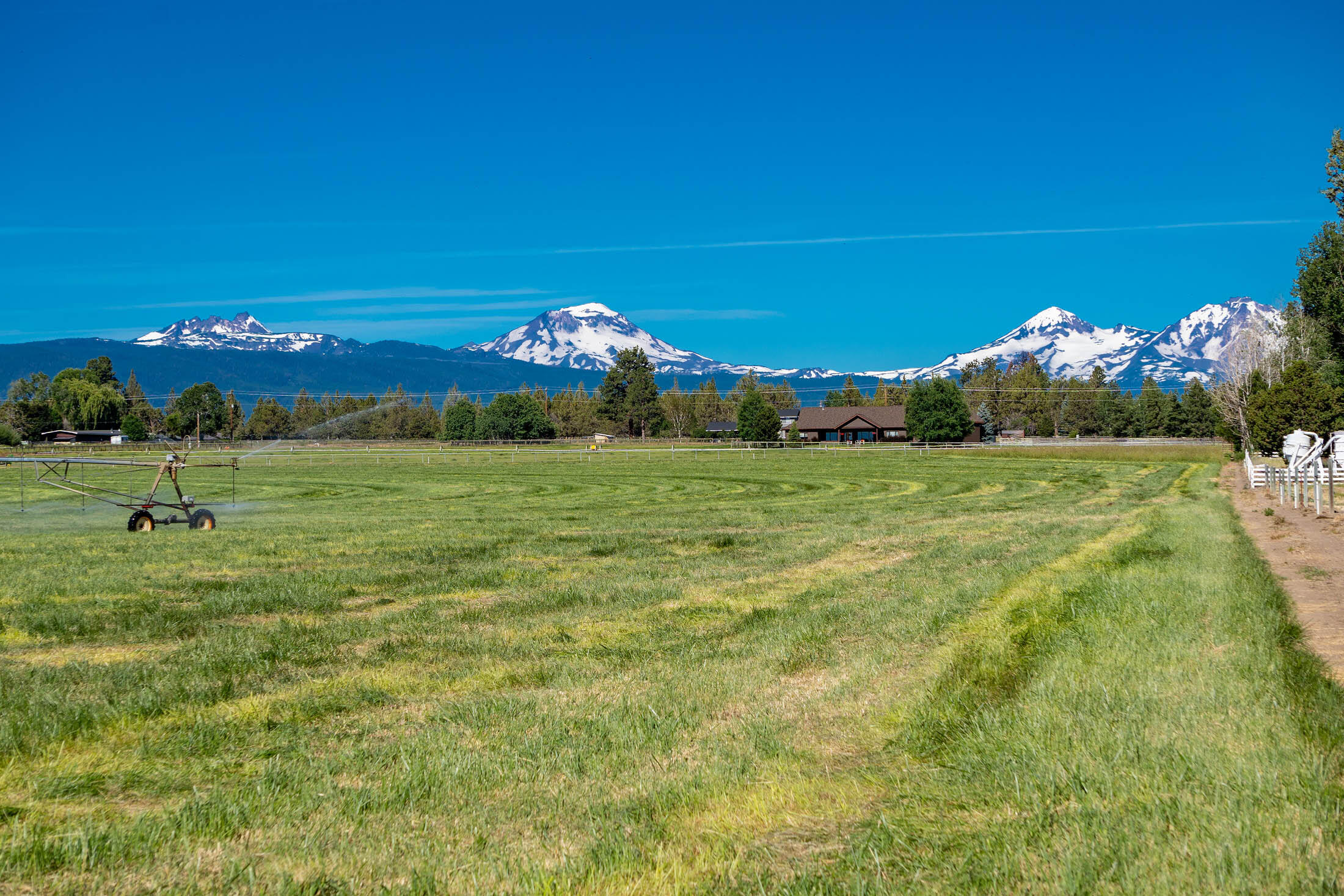 65111 Highland Road Bend, OR 97703 - Photo 37 of 37 4 Mt Peaks