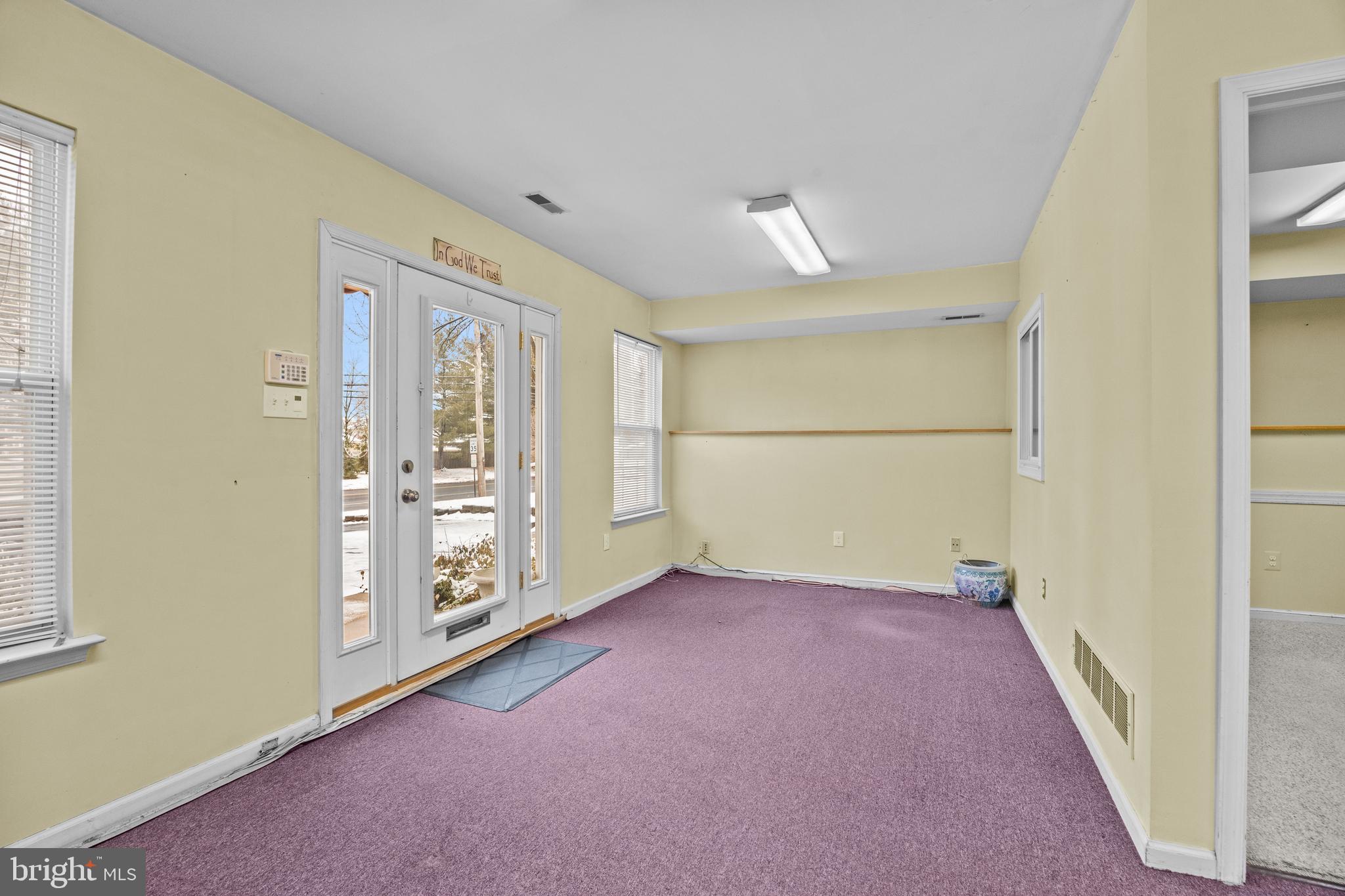 77 Makefield Road Yardley, PA 19067 - Photo 36 of 59 Front office