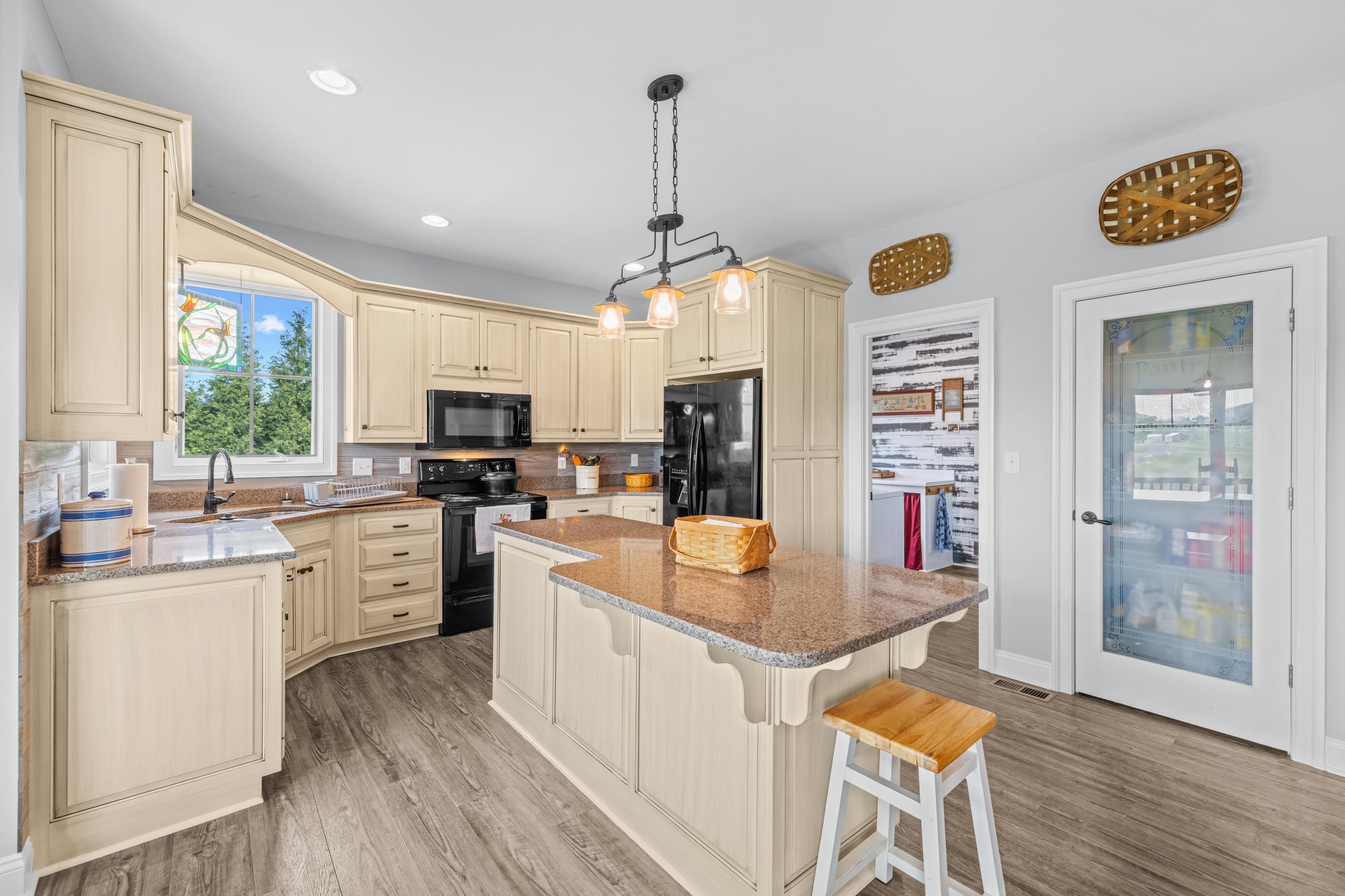 2390 Tinkling Spring Road Stuarts Draft, VA 24477 - Photo 17 of 56