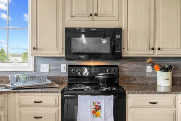 $550,000 | 2390 Tinkling Spring Road, Stuarts Draft, VA 24477