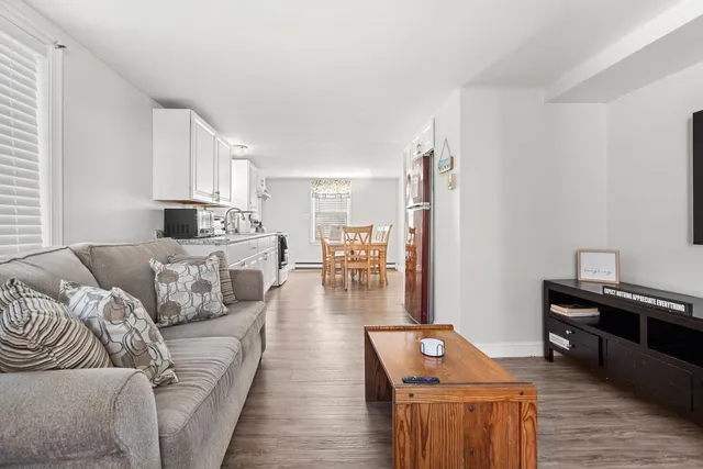 $1,950 | 8 Commonwealth Avenue, Unit 1 DOWN, Salisbury, MA 01952