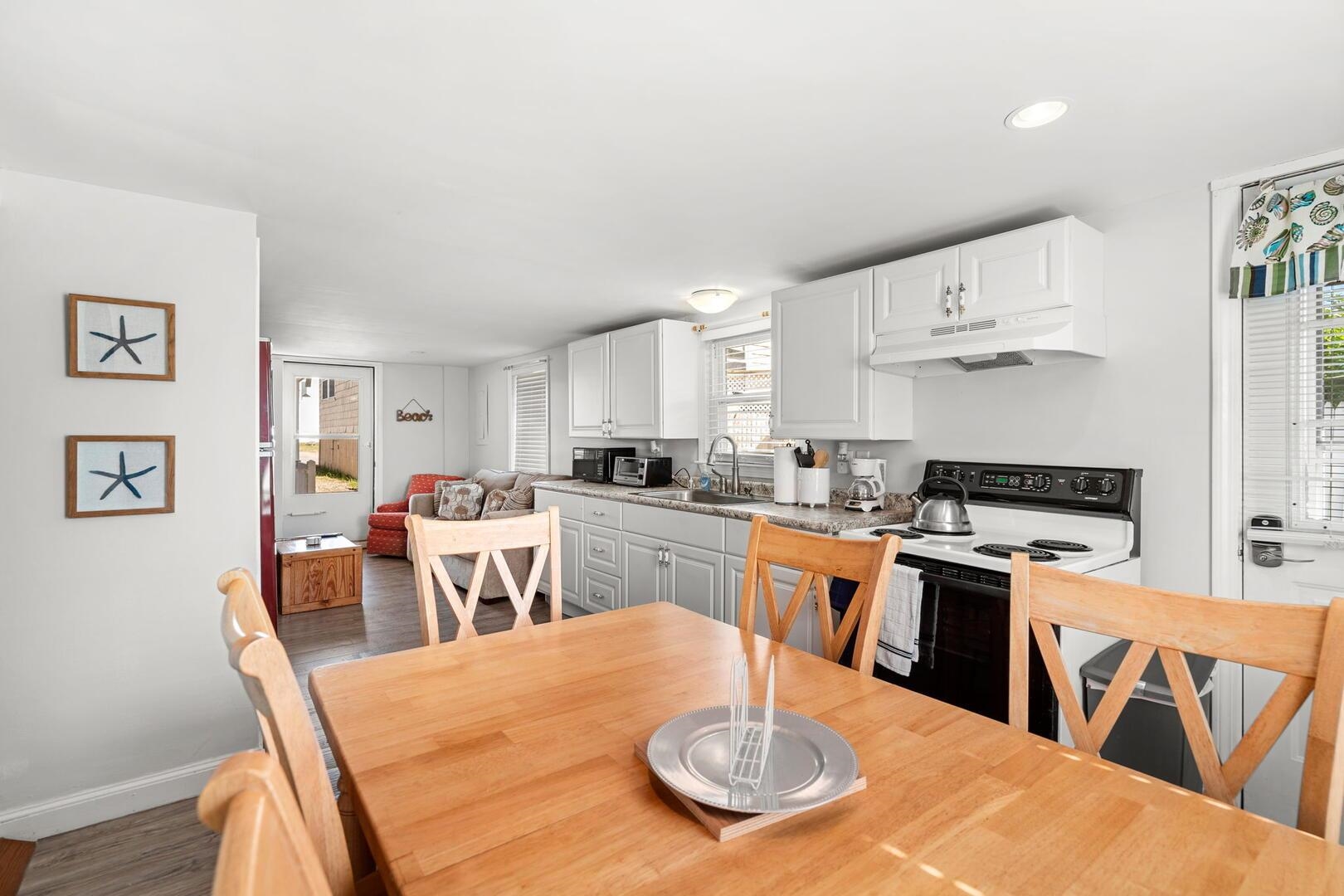 8 Commonwealth Avenue, Unit 1 DOWN Salisbury, MA 01952 - Photo 5 of 10