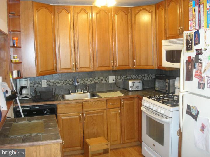 12503 Calpine Road Philadelphia, PA 19154 - Photo 4 of 9 Kitchen