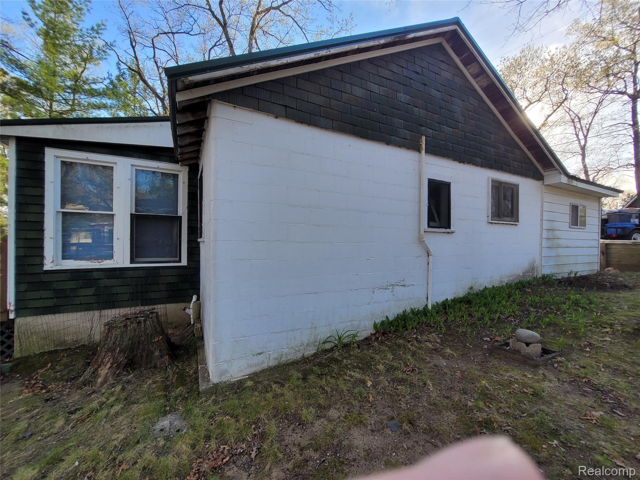 2090 Lake Road National City, MI 48748 - Photo 20 of 80 20210518_184910.jpg