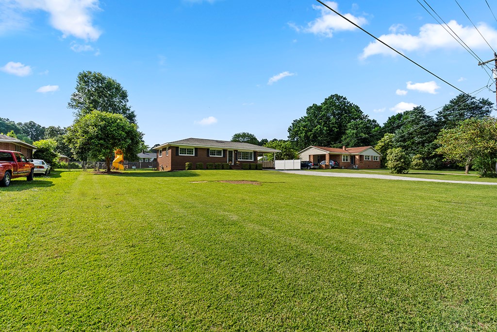 402 Chinquapin Road Greenwood, SC 29646 - Photo 17 of 18 Gallery Image 17
