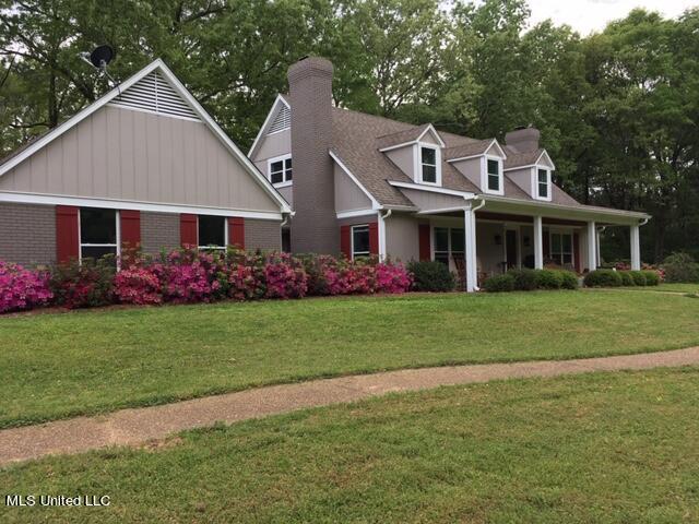 300 Bob White Lane Ridgeland, MS 39157 - Photo 1 of 32 1 Front with azaleas