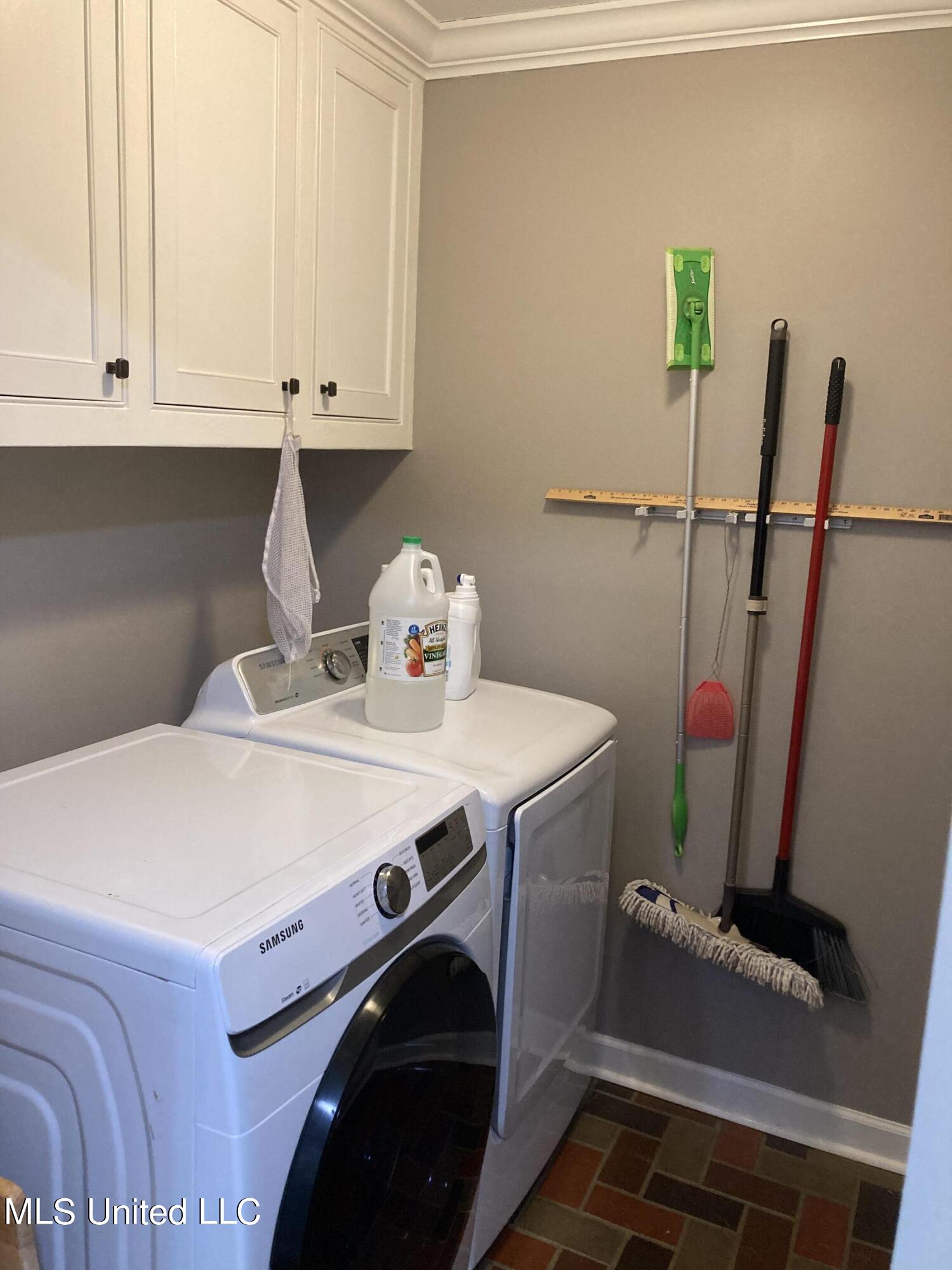 300 Bob White Lane Ridgeland, MS 39157 - Photo 19 of 32 20 Laundry