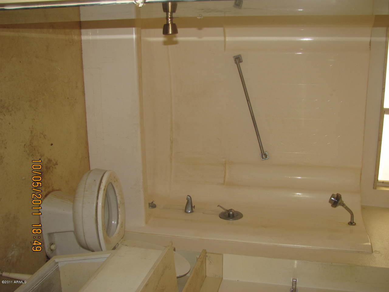 15401 North Ridgeview Road Sun City, AZ 85351 - Photo 8 of 10 bathroom
