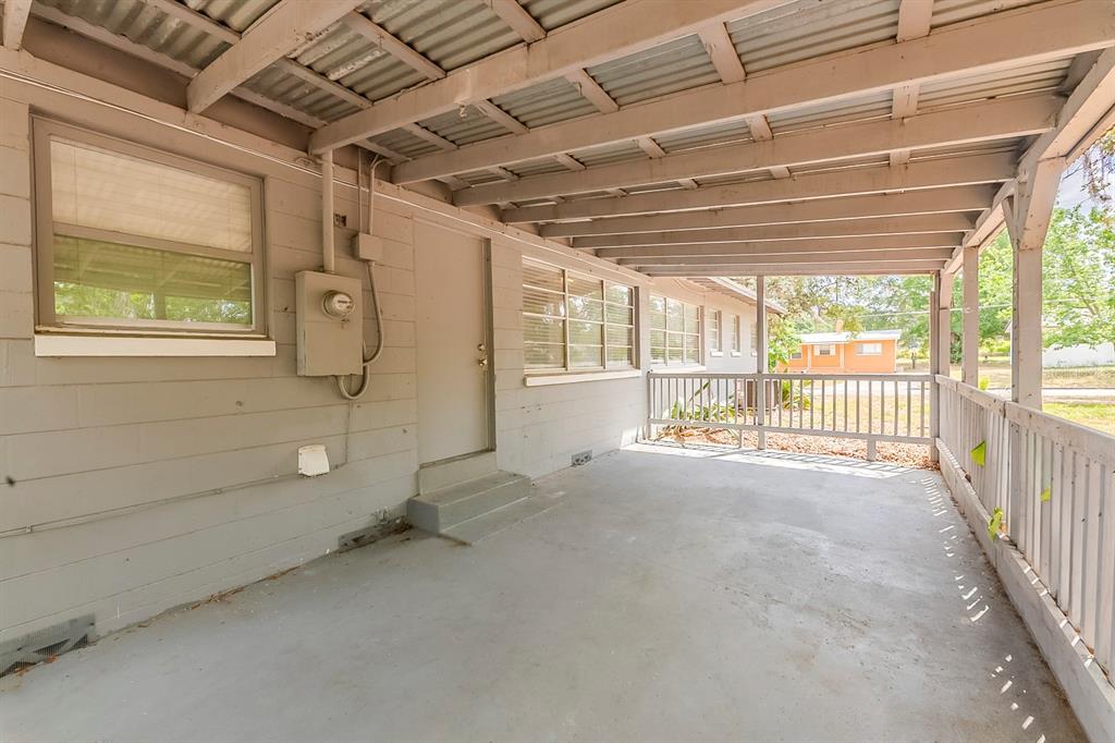 5500 Riviera Drive Orlando, FL 32808 - Photo 43 of 48 a view of an empty room with a window
