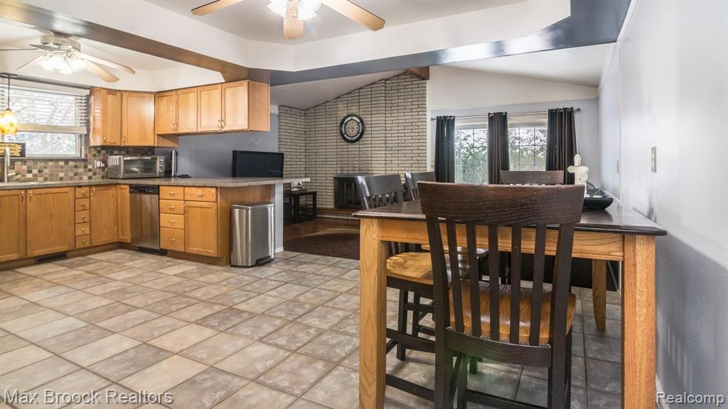 2209 Frazho Road Warren, MI 48091 - Photo 11 of 34