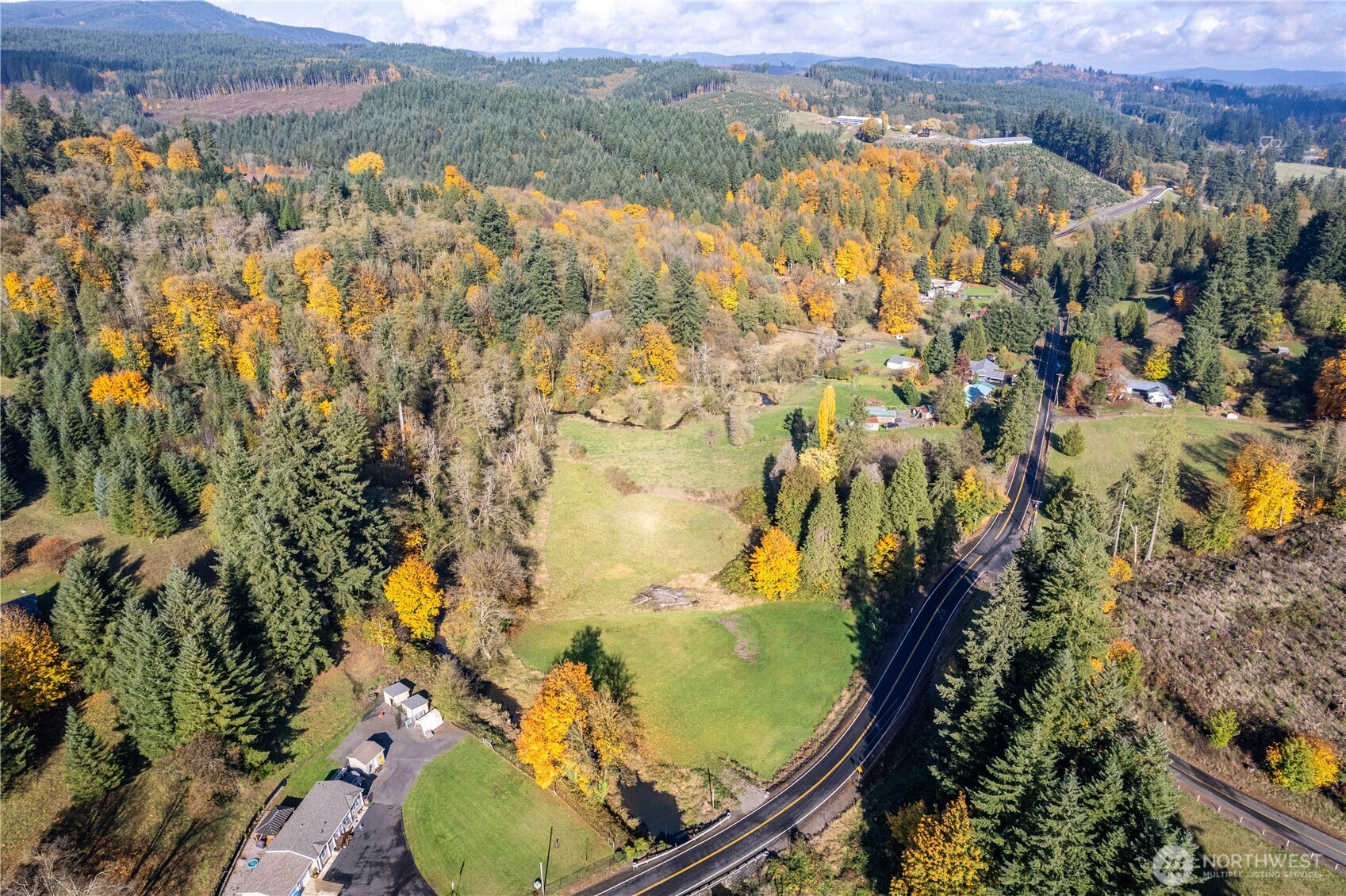 2104 Delameter Road Castle Rock, WA 98611 - Photo 11 of 13 view of city and mountain