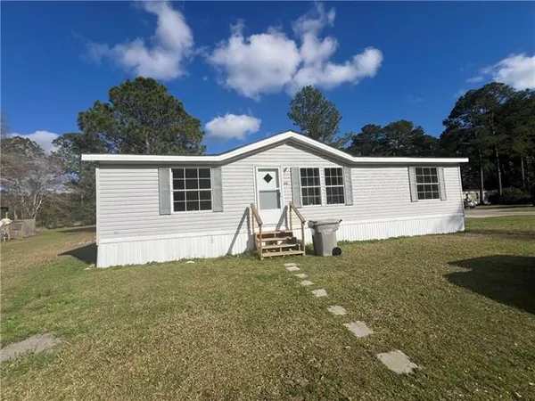 $1,150 | 1210 Eagle Lake Boulevard, Slidell, LA 70460