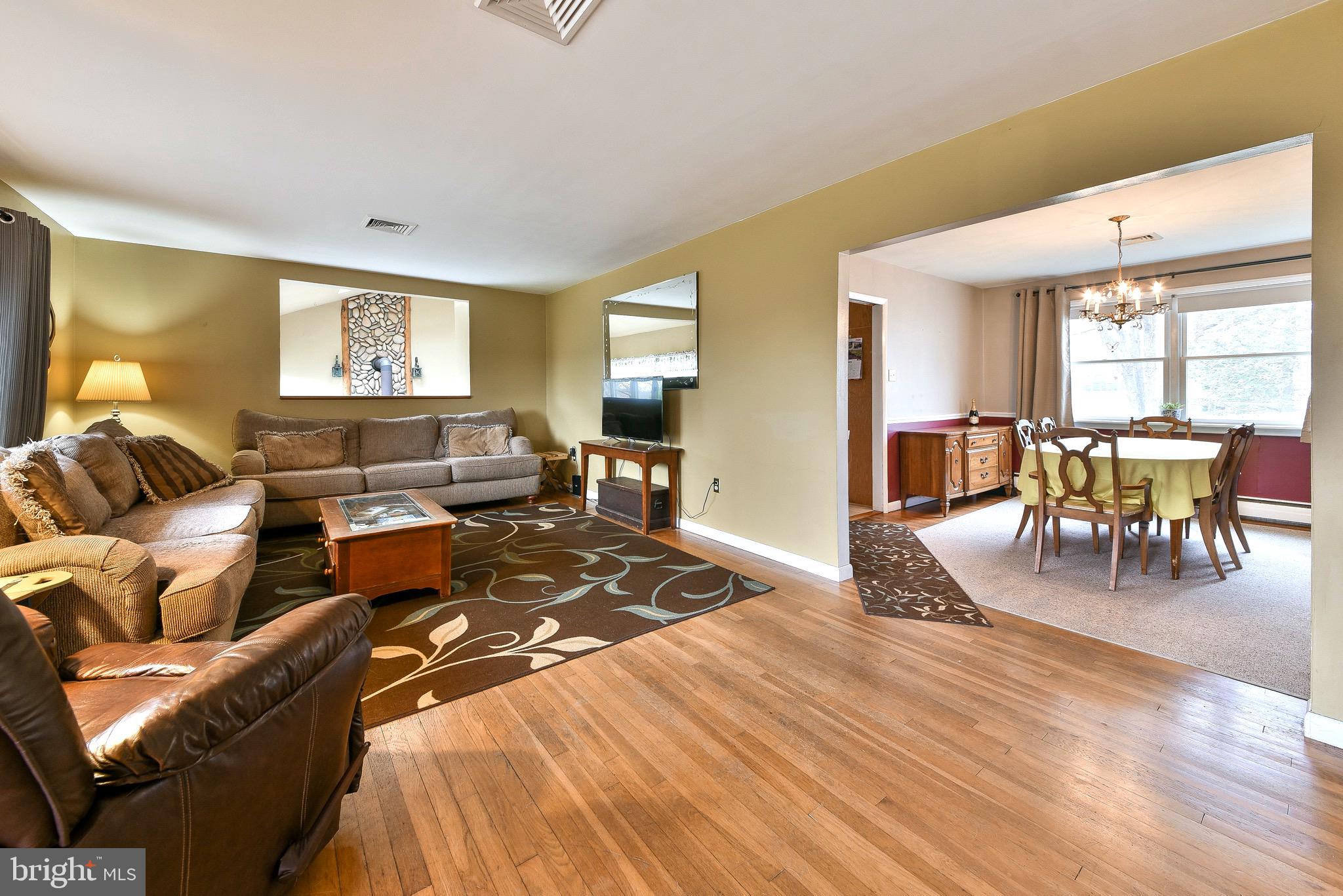 47 Creek Road Chalfont, PA 18914 - Photo 3 of 40 Gallery Image 3