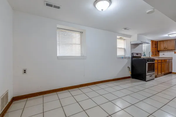 $1,700 | 7408 West Addison Street, Unit 2, Chicago, IL 60634