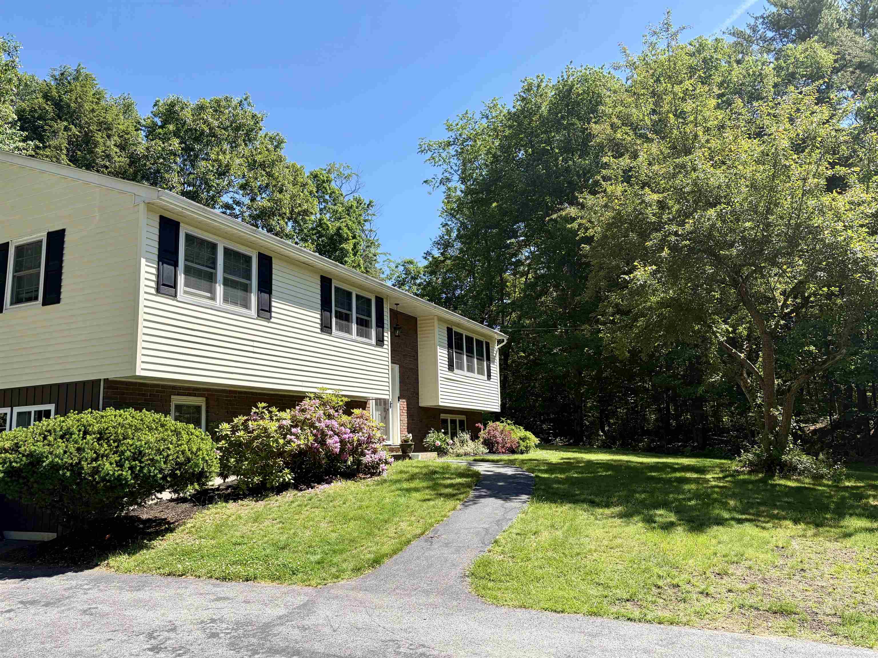 37 Pine Ridge Drive Candia, NH 03034 - Photo 1 of 41