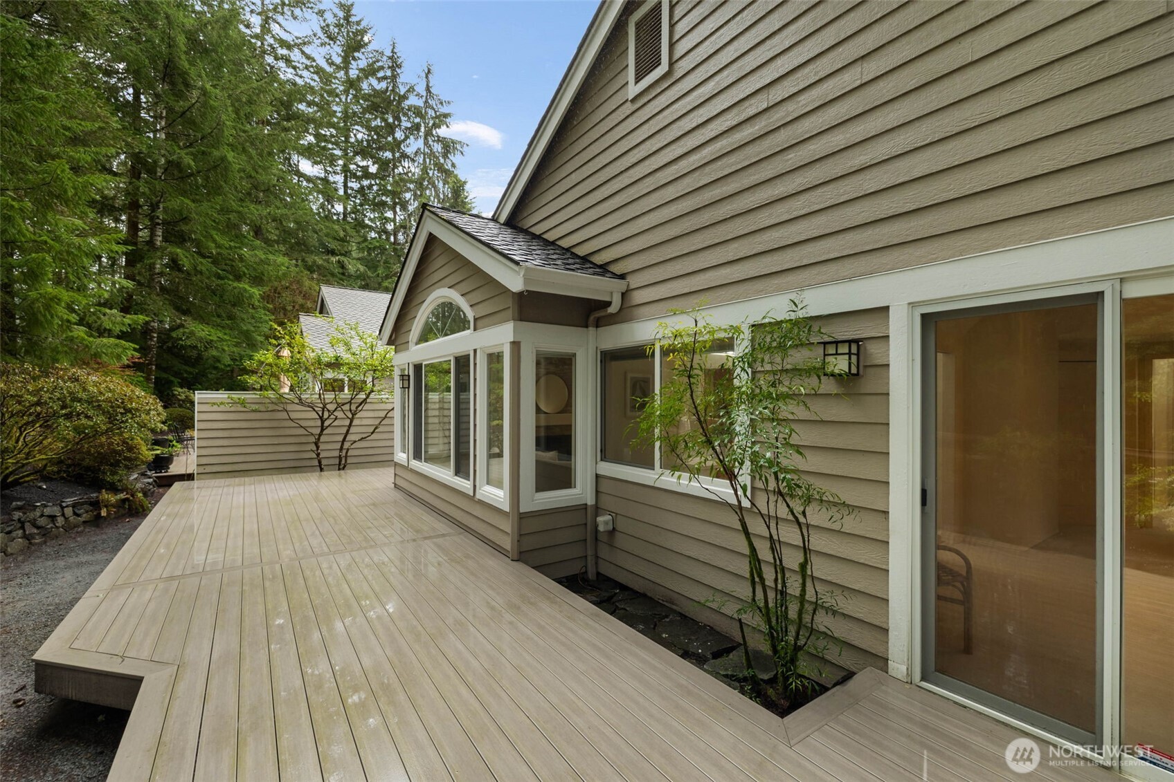 7033 Prestwick Lane Southwest Port Orchard, WA 98367 - Photo 26 of 39 a porch with seating space