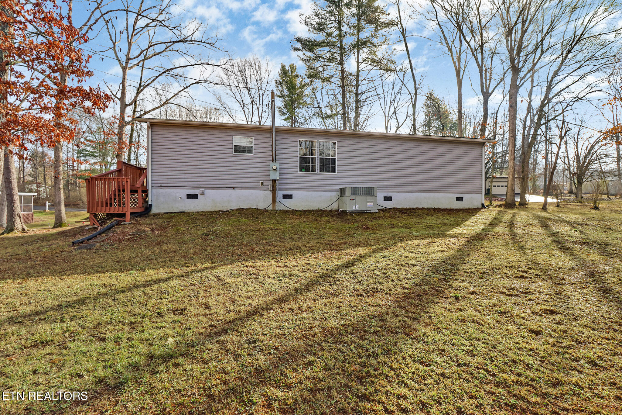 139 Rugby Court Crossville, TN 38558 - Photo 3 of 22 Rear View