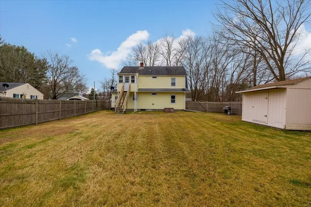 $1,900 | 7 Holbrook Road, Unit 2, Oxford, MA 01540