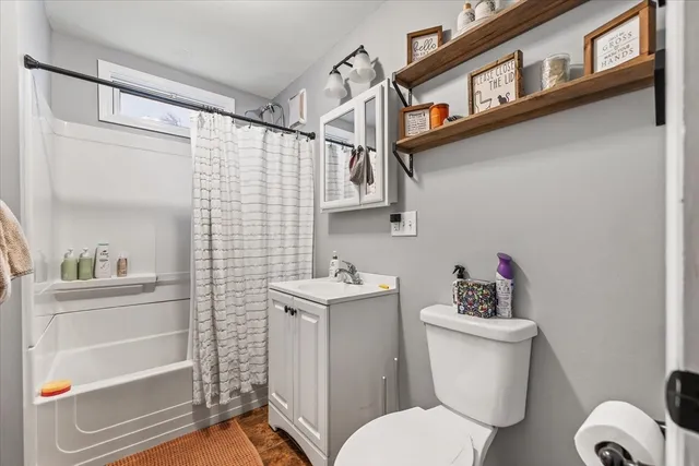 $1,900 | 7 Holbrook Road, Unit 2, Oxford, MA 01540