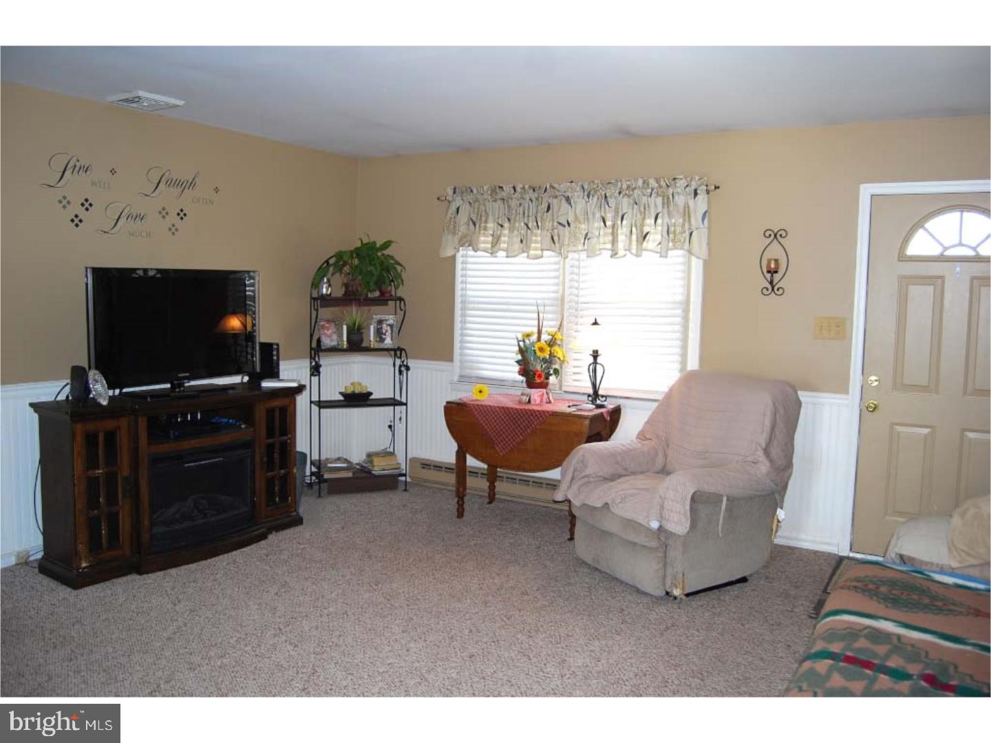 4416 Bittner Avenue Sinking Spring, PA 19608 - Photo 4 of 23 Living Room