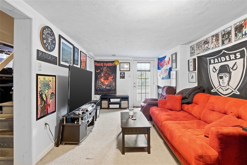 5328 Baptist Road Pittsburgh, PA 15236 - Photo 19 of 25 Gallery Image 19