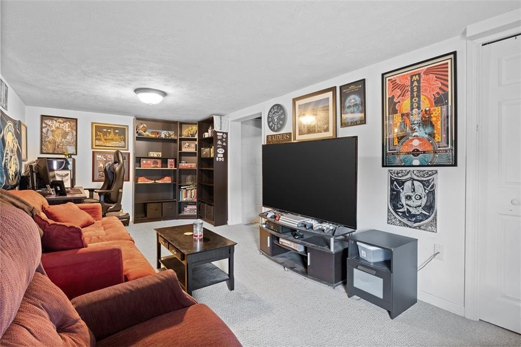 5328 Baptist Road Pittsburgh, PA 15236 - Photo 20 of 25 Gallery Image 20