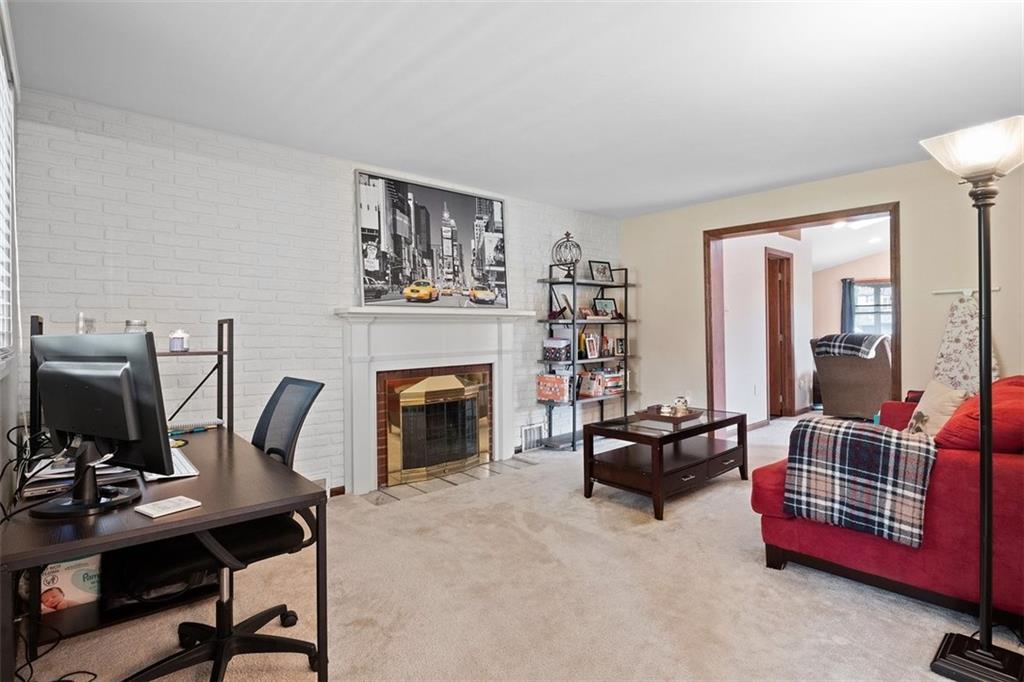 5328 Baptist Road Pittsburgh, PA 15236 - Photo 3 of 25 Gallery Image 3