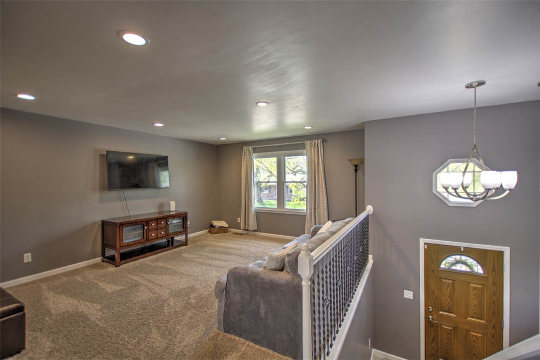 4668 White Oak Lane Decatur, IL 62521 - Photo 9 of 31 Gallery Image 9
