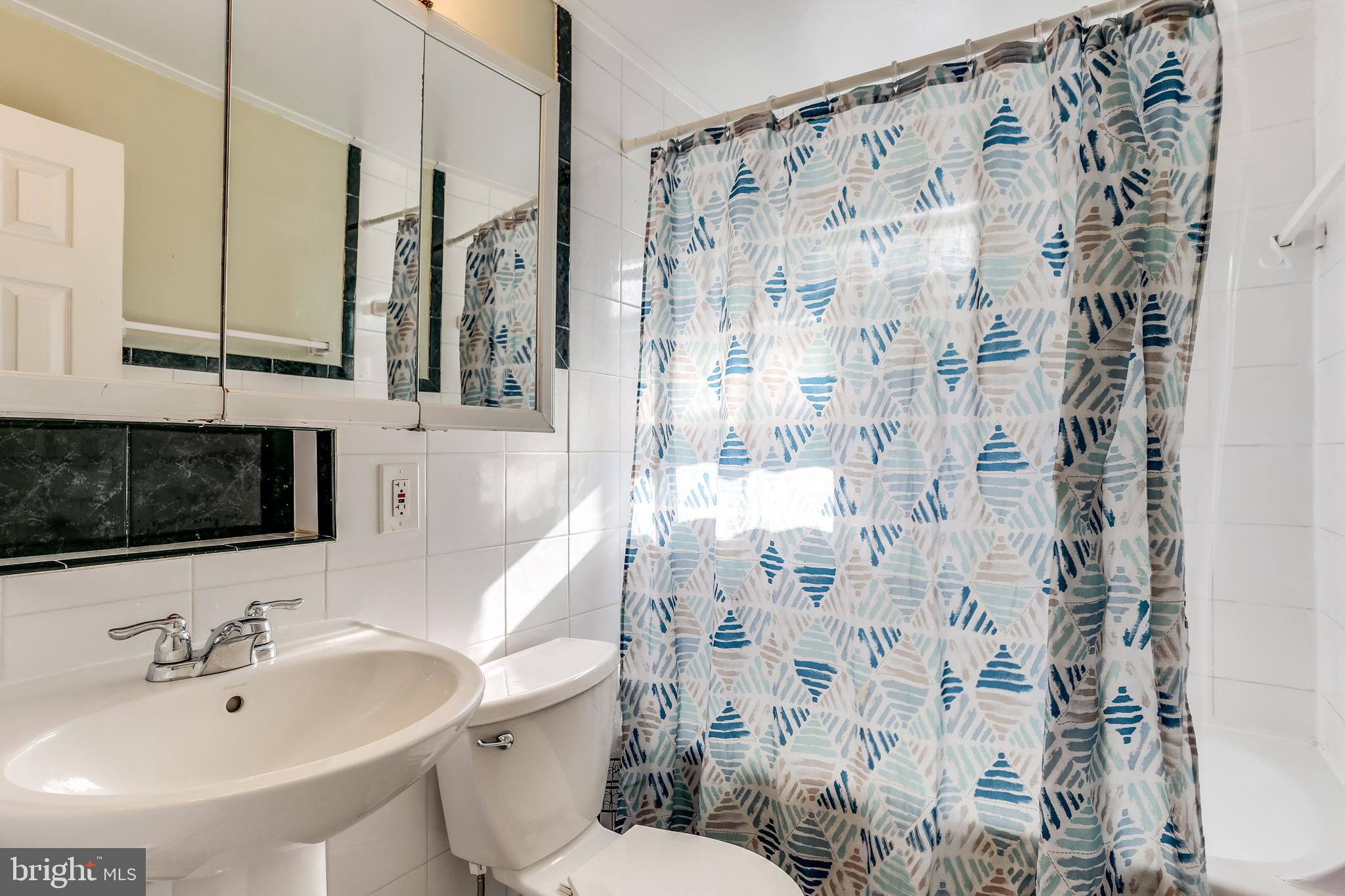 249 Stemmers Run Road Baltimore, MD 21221 - Photo 14 of 30 Full Bath
